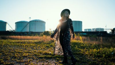 Featured image for Shining In The Half Light – Elles Bailey
